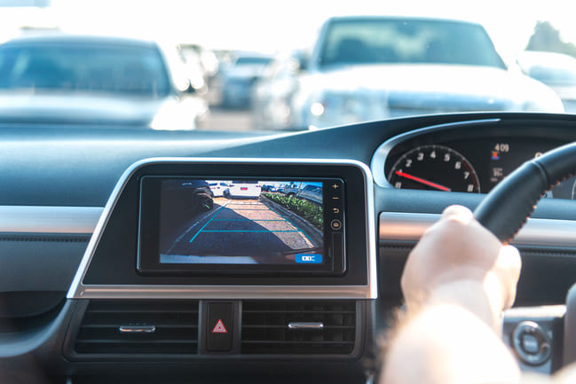 Parking Aids: Reverse parking with cameras and sensors