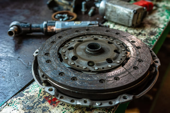 Symptoms of a Bad or Worn Clutch