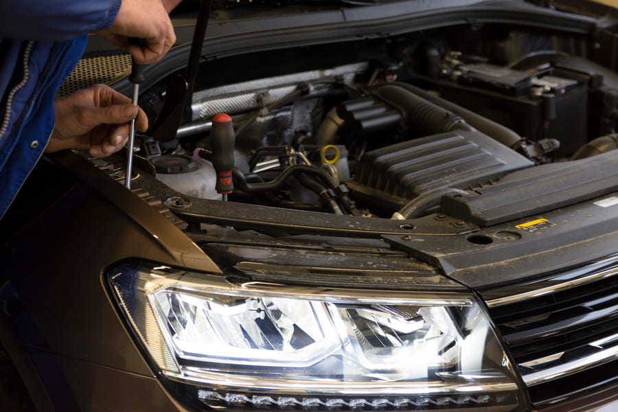 How to adjust the headlights: a simple step-by-step guide