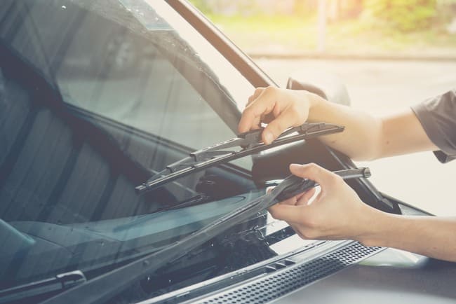 How can wiper blades be replaced by yourself?