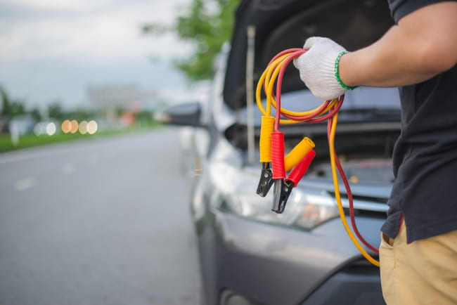 Starthilfe bei leerer Autobatterie - physikalischer Hintergrund