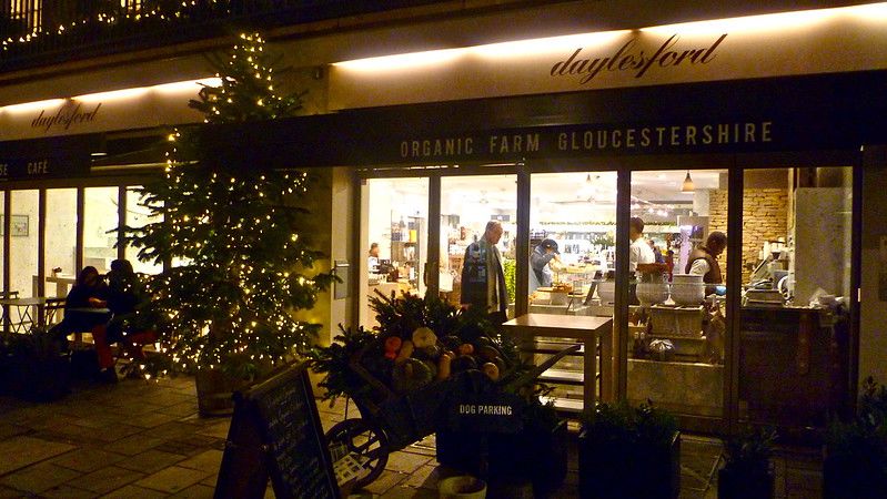 An organic market in Pimlico.jpg