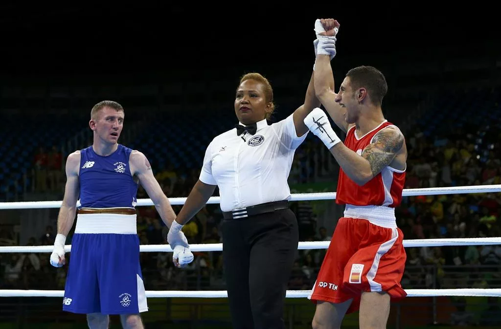 El corazón del ring: Los árbitros de boxeo