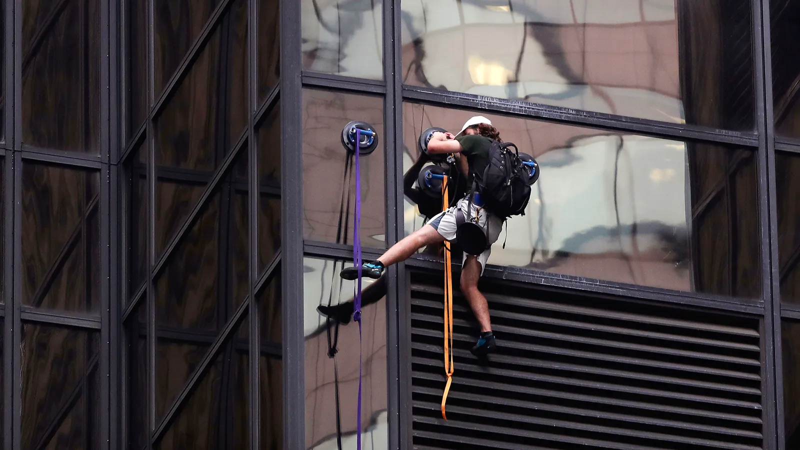 Escalada urbana “de edificios”: Deporte extremo