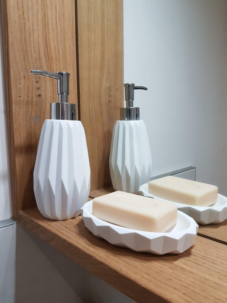 4 astuces rangement pour la salle de bain - Eminza