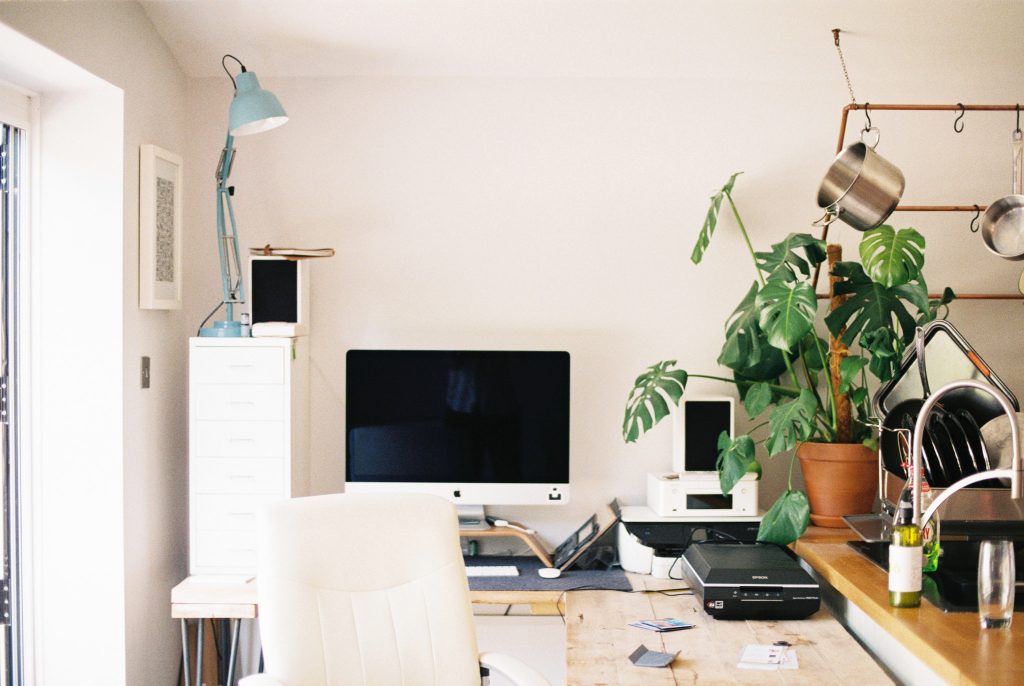 4 façons de créer un espace de travail productif avec du mobilier de bureau  abordable - Bestar