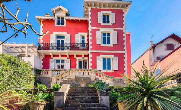 Maison rouge Biarritz