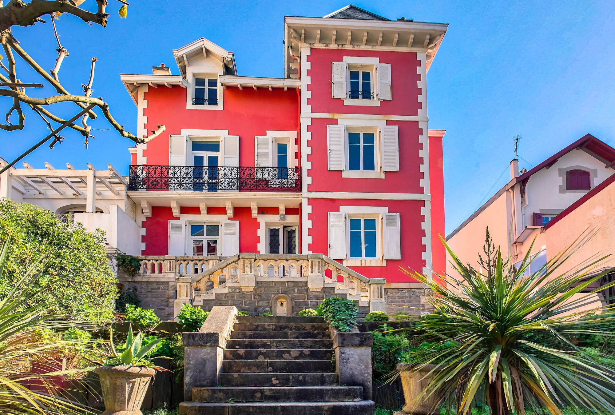 Maison rouge Biarritz