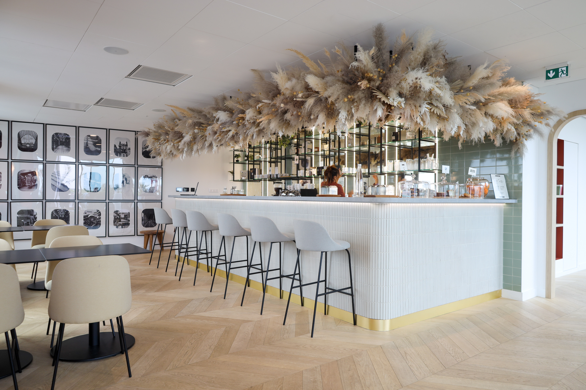 coworking café