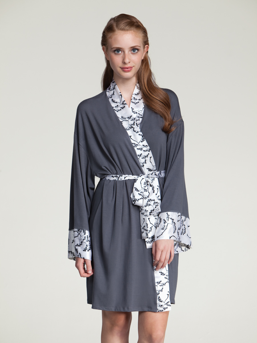 Giveaway: Doie Lounge Robe - Project Nursery