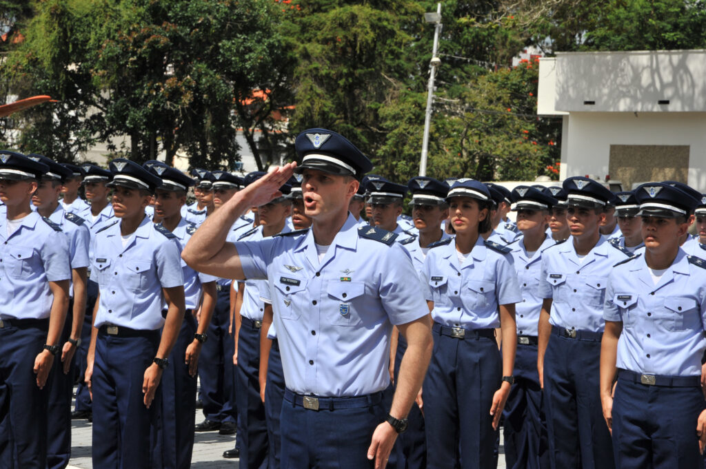 Concurso CPCAR: edital aberto; 140 vagas para Cadetes