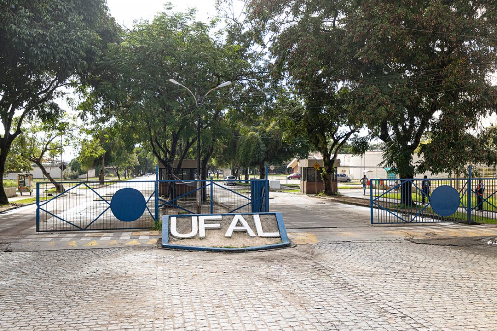 Concurso UFAL: inscrições abertas para 25 oportunidades