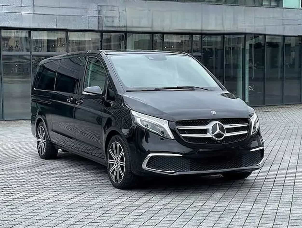 Mercedes с водителем — комфорт и статус в каждой поездке