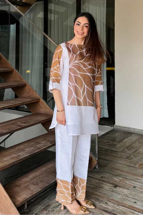 Guide to Women's Clothing Trends: What's in 2025