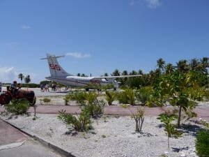 飛行機でタヒチの首都パペーテへ移動。