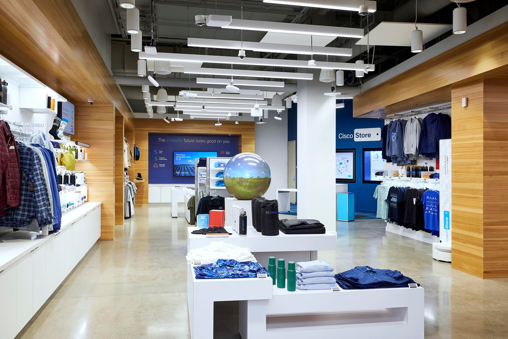 How the Cisco Store uses smart building technology to elevate in-store analytics and customer engagement How the Cisco Store uses smart building technology to elevate in-store analytics and customer engagement