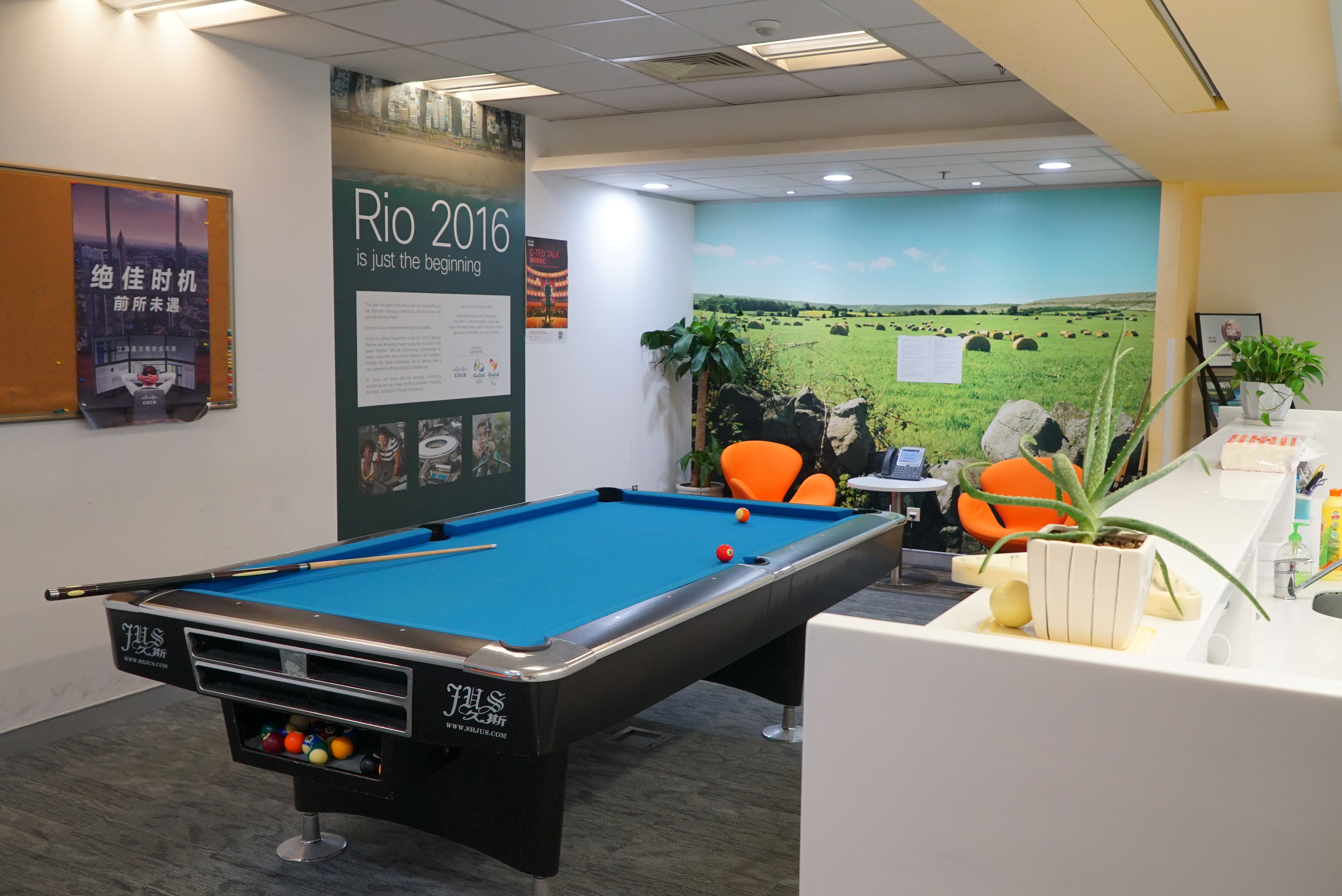 Pool table
