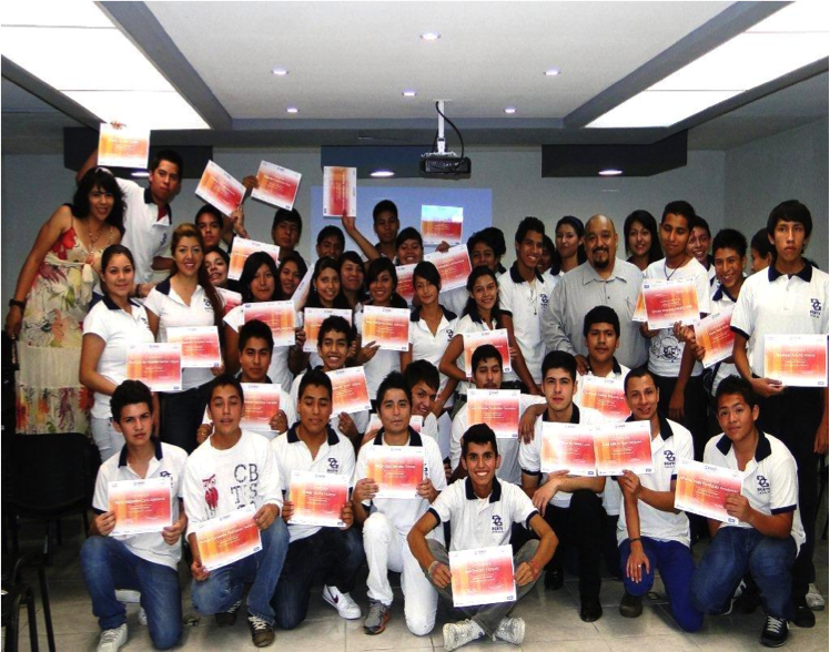 Students in Monterrey, Mexico celebrate completion of the Cisco Networking Academy IT Essentials course.