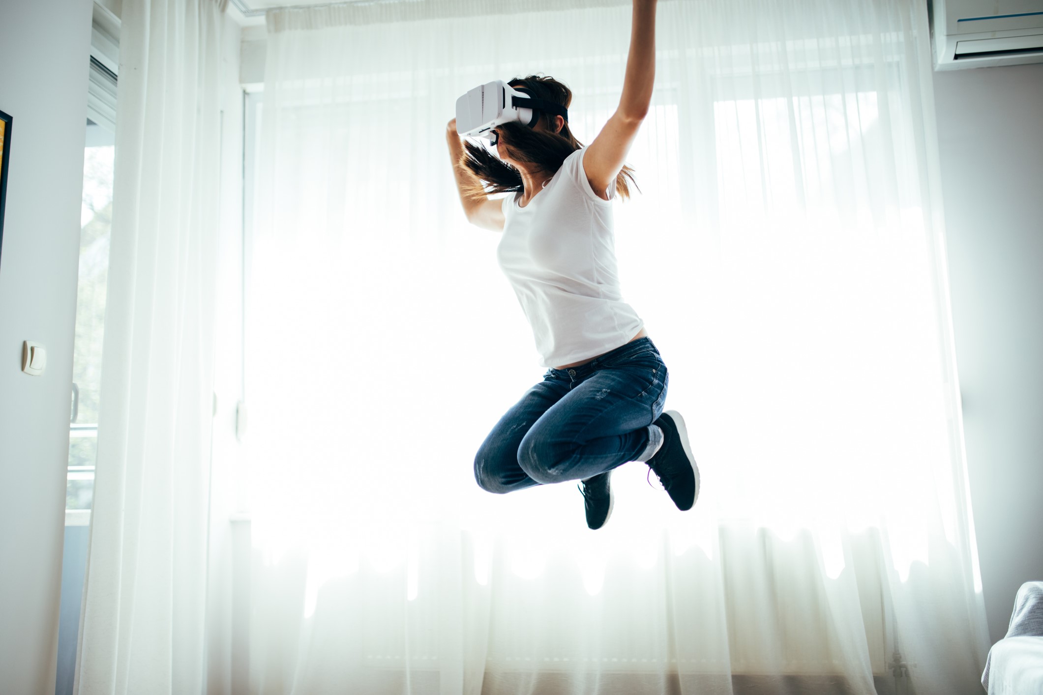 Jump into virtual reality provision with the cloud