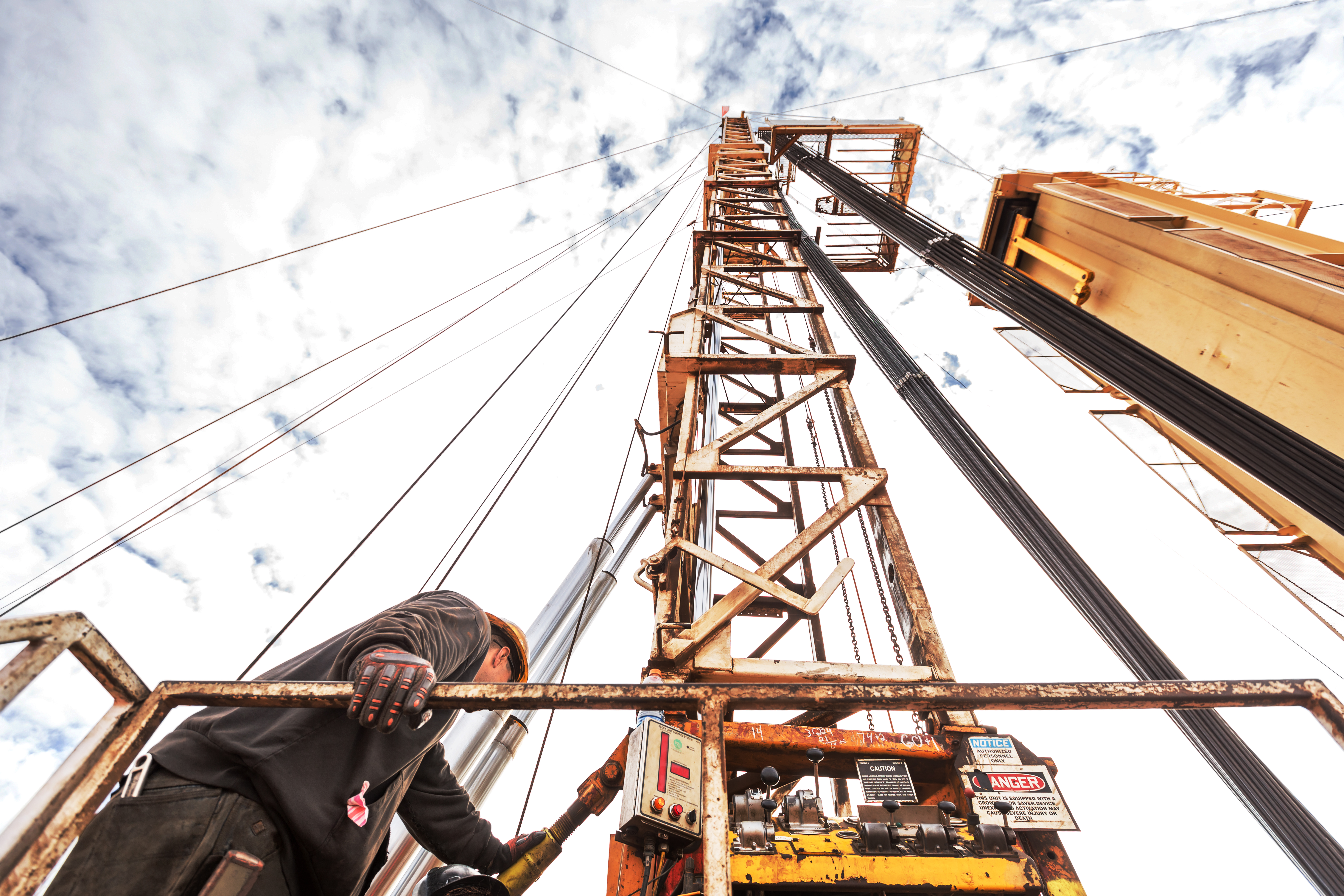 7 Use Cases for Wireless Technology in Oil & Gas