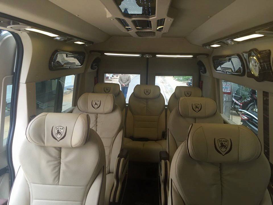 Xe limousine Minh Trí