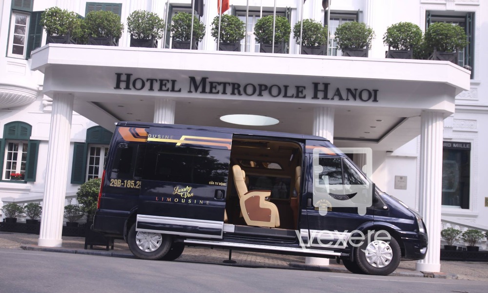 Xe limousine Sapa đi Hà Nội: Luxury Van