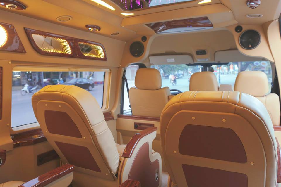 Xe limousine Tâm Bảo Anh