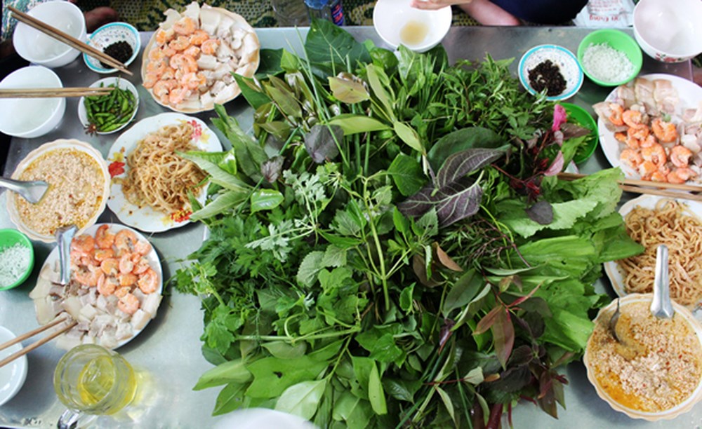 Lẩu rau rừng 