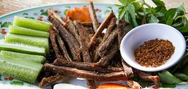 Món ngon Gia Lai: Muối kiến vàng