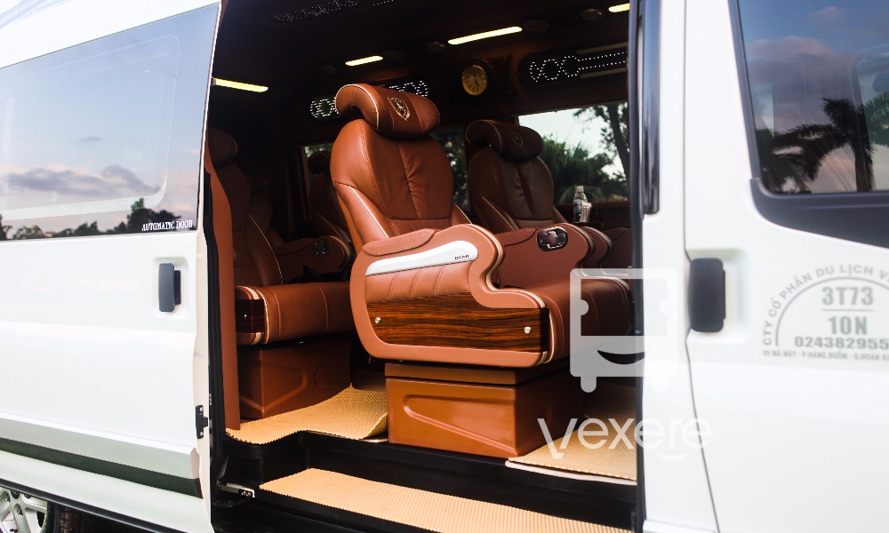 Xe limousine đi Mộc Châu từ Hà Nội: Xe Pumpkin limousine đi Mộc Châu