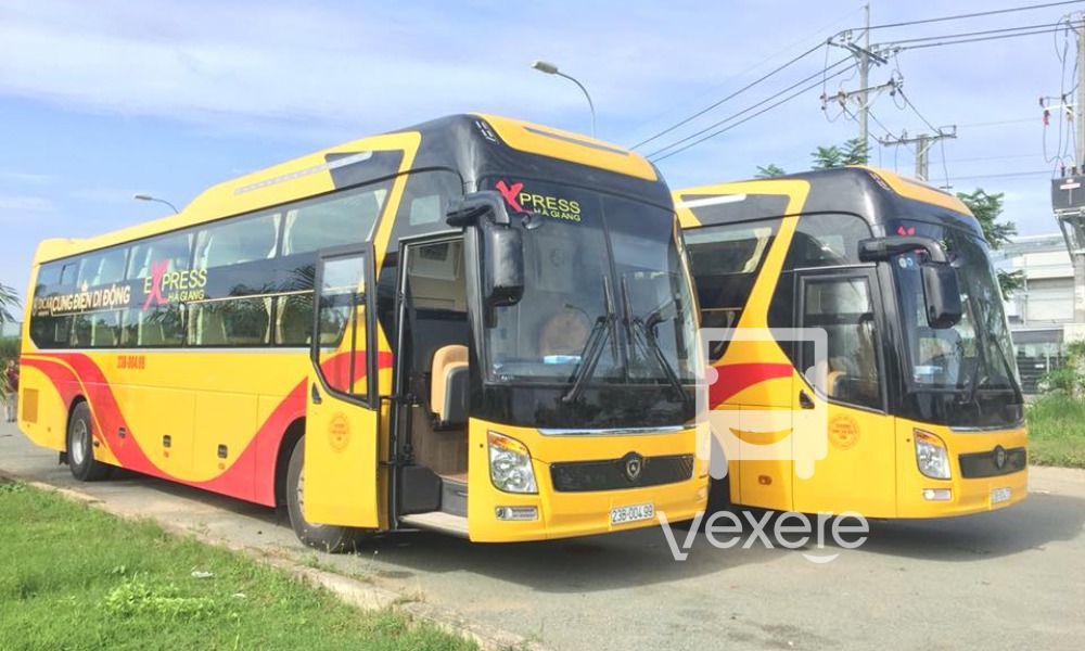 Bus to Ha Giang