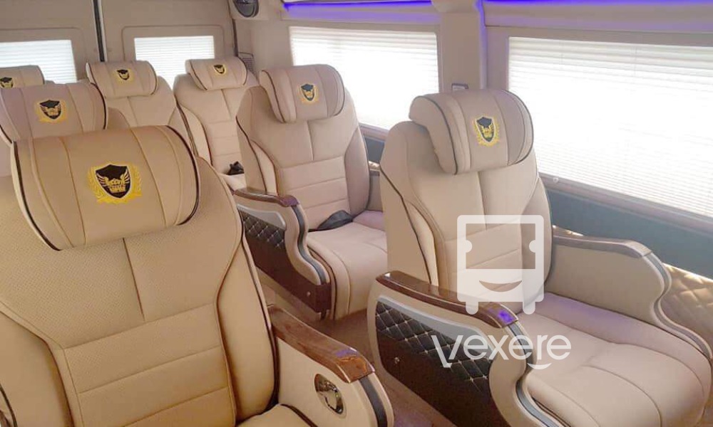 Nội thất xe Nhật Nam Limousine đi Tam Đảo từ Hà Nội