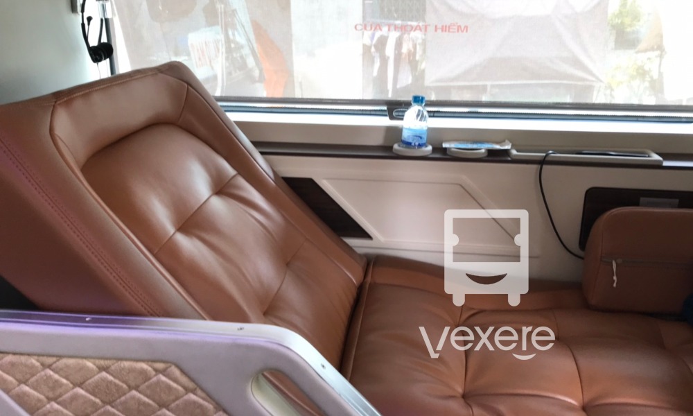 Xe đi Quy Nhơn từ Sài Gòn: Hoa Nho Limousine