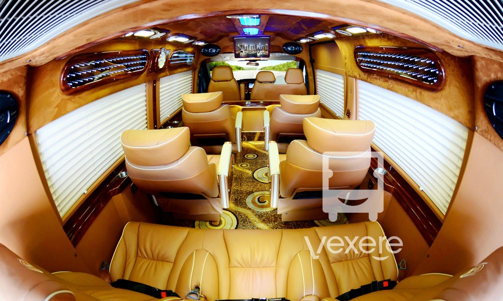 Nội thất xe Lý Thảo Limousine đi Thanh Hóa