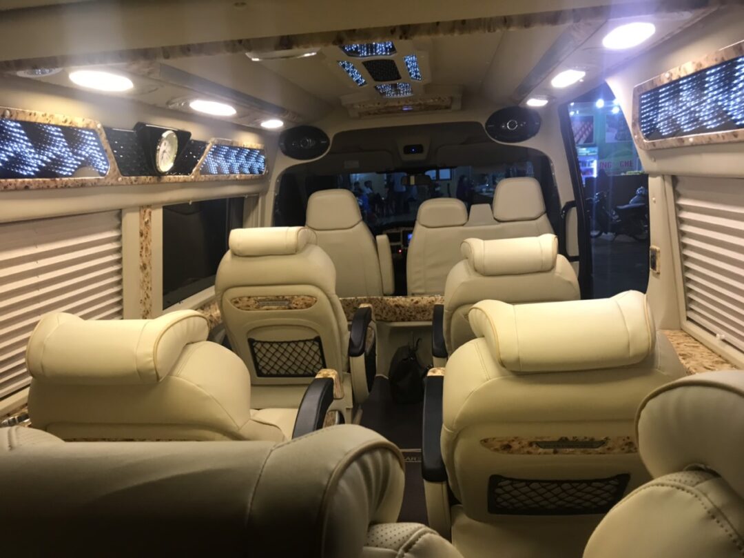 Nội thất xe Quý Thanh Limousine