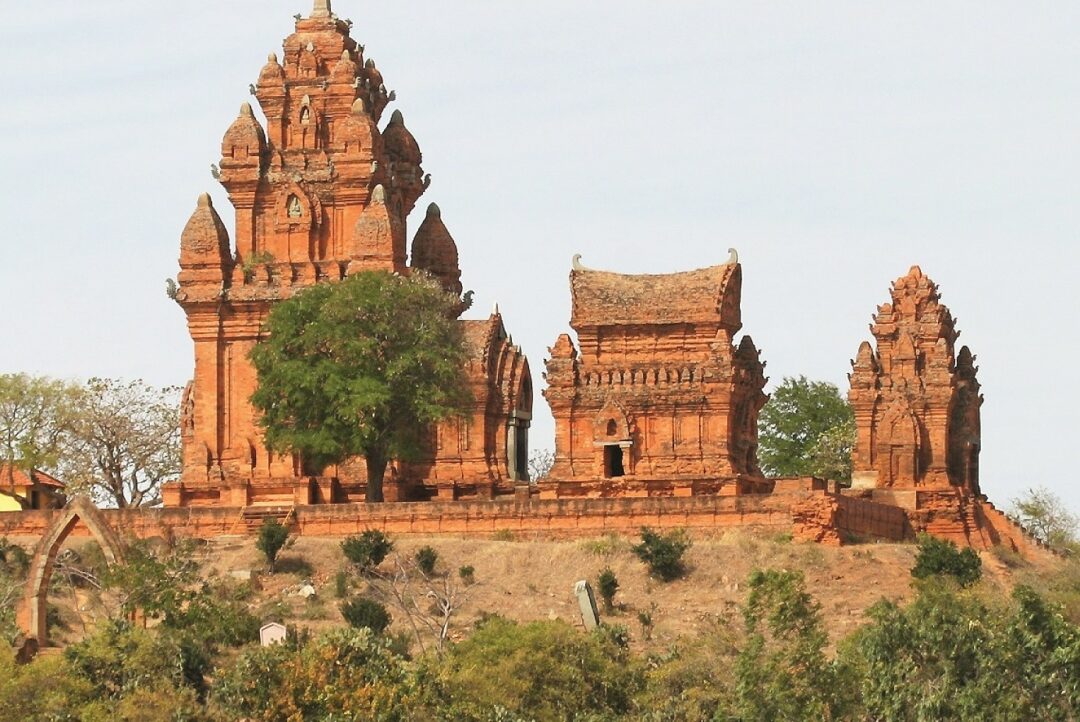 Tháp Poklong Garai