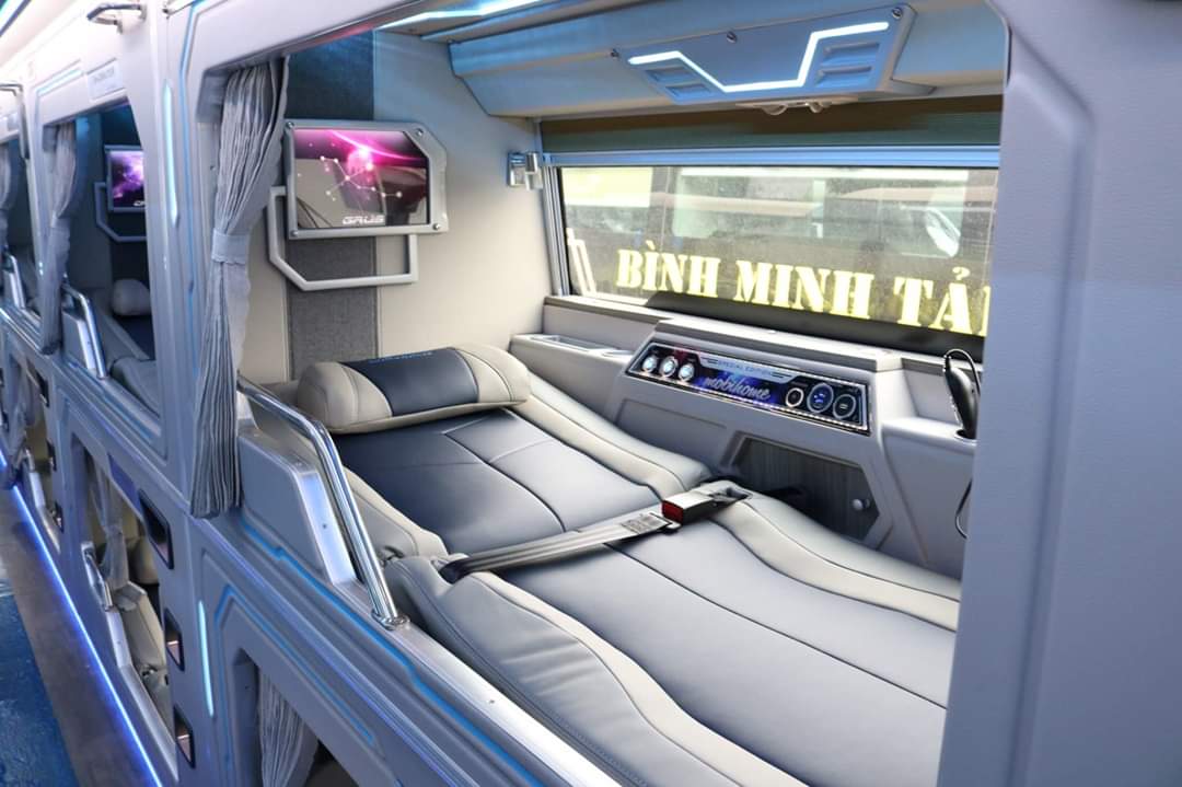 Xe limousine đi Pleiku từ Sài Gòn: Xe Bình Minh Tải