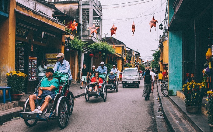 Xích lô là phương tiện được nhiều khách nước ngoài lựa chọn