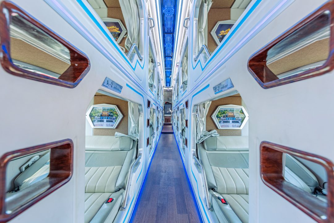 Nội thất xe limousine giường đôi Phong Phú