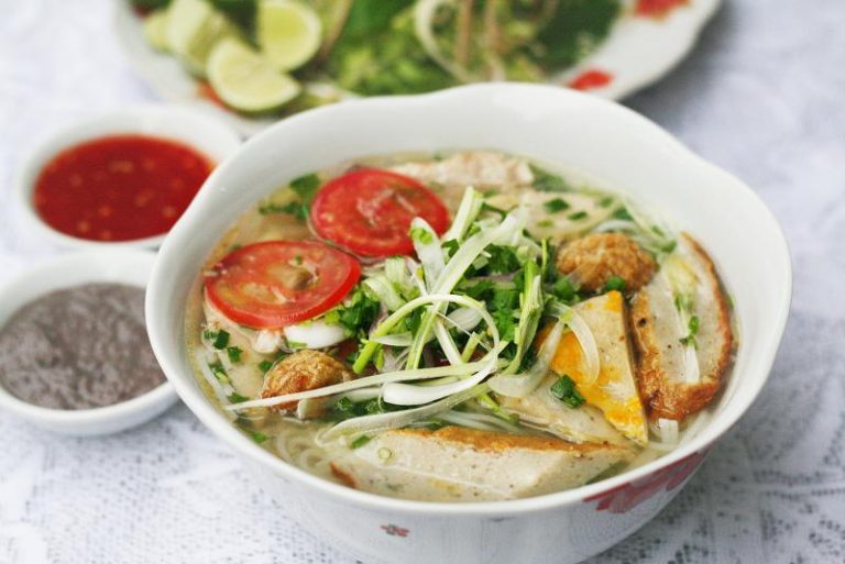 Bánh canh chả cá Bình Hưng