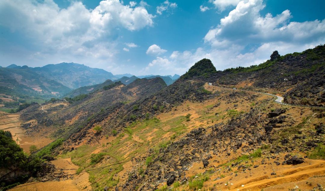 Vẻ đẹp thiên nhiên hoang sơ, bí ẩn tại cao nguyên đá Đồng Văn - Hà Giang