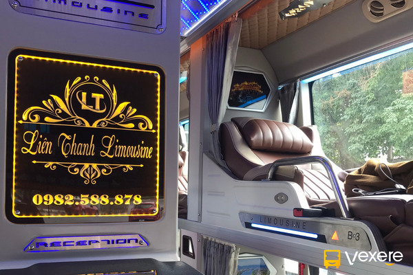 Nội thất xe giường nằm limousine Hà Nội đi Mộc Châu