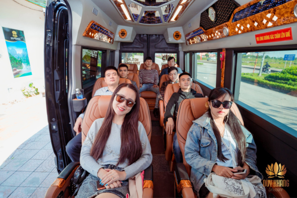 nội thất xe duy khang limousine từ ninh bình đi hà nội