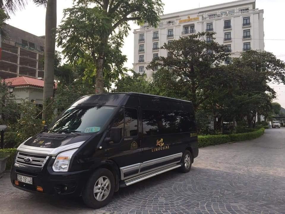 xe đi quảng ninh luxury van limousine