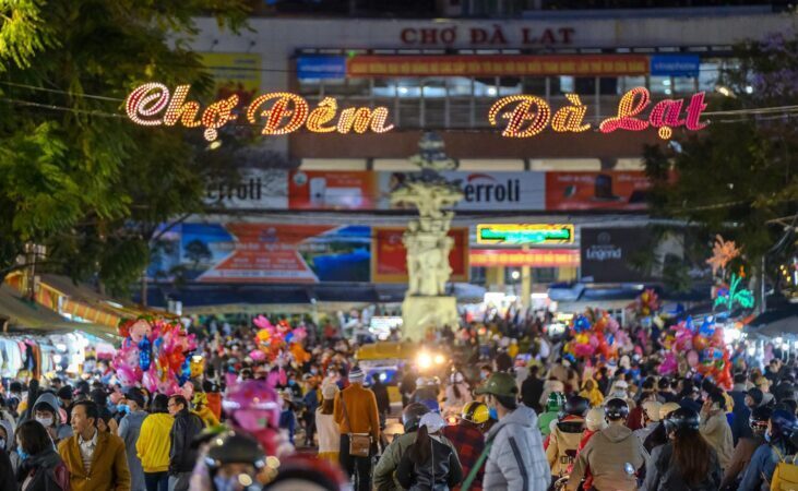 61f53d0f-dia-diem-du-lich-da-lat-mien-phi-cho-dem-da-lat-2960936-731x450-9873061-2256750