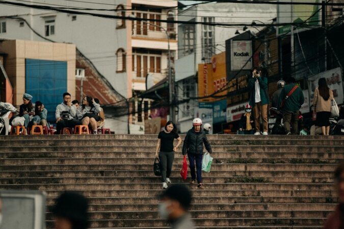 85d70382-dia-diem-du-lich-da-lat-mien-phi-khu-hoa-binh-cho-da-lat-1749944-675x450-6077619-7435204