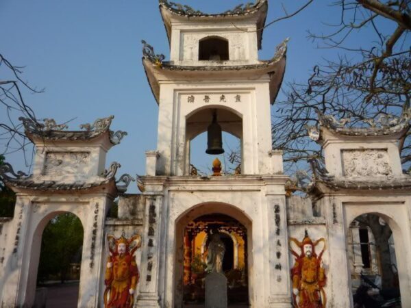a7557160-chua-quan-lan-dao-quan-lan-2794410-600x450-7649848-1830282