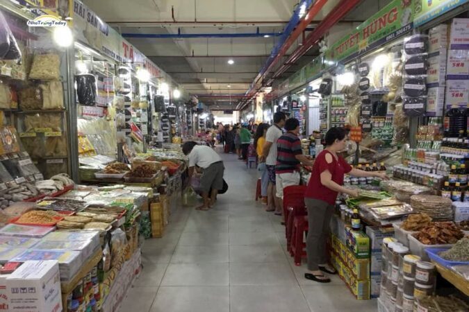 fd0574dc-ben-trong-cho-dam-nha-trang-9757819-675x450-1876800-3081948-9594006-3099632