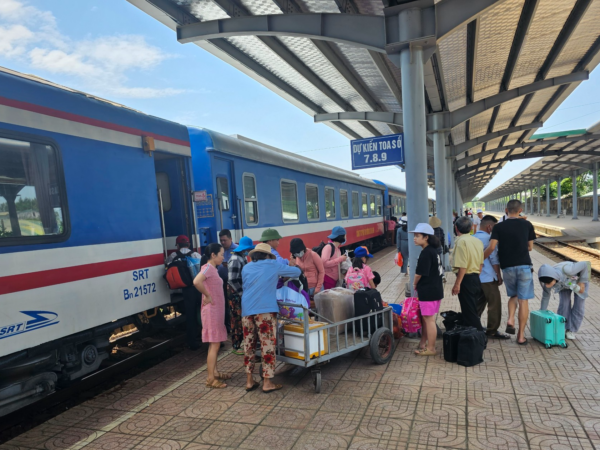 0d468ac2-kinh-nghiem-di-tau-hoa-ha-noi-hai-phong-8148475-600x450-9390747-1684651