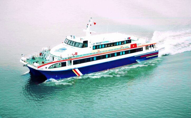 12b3fdce-tau-phu-quy-express-di-dao-phu-quy-7181638-724x450-7948284